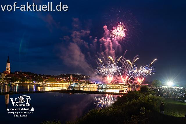 B-SA-Donau in Flammen Foto Laudi -100678.jpg
